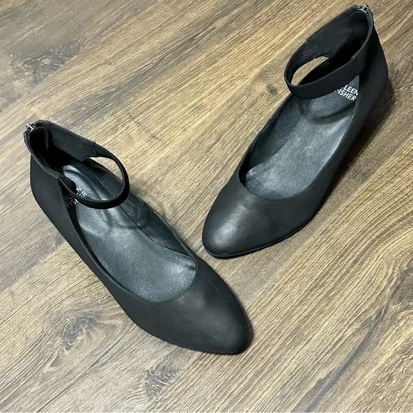 FINAL PRICE Eileen Fisher - Liza Nubuck Leather Ankle Strap Pumps - Black - 9 - Picture 3 of 6